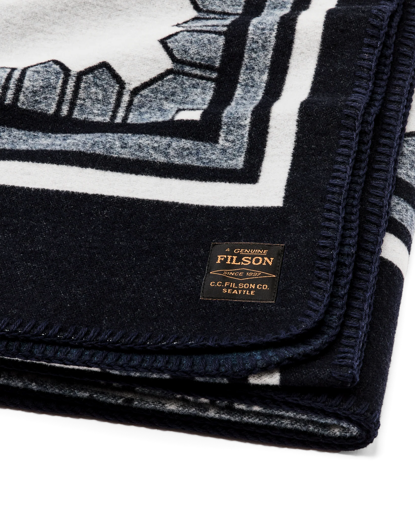 Filson WOOL-BLEND BLANKET Crafted in Italy with a premium wool blend.