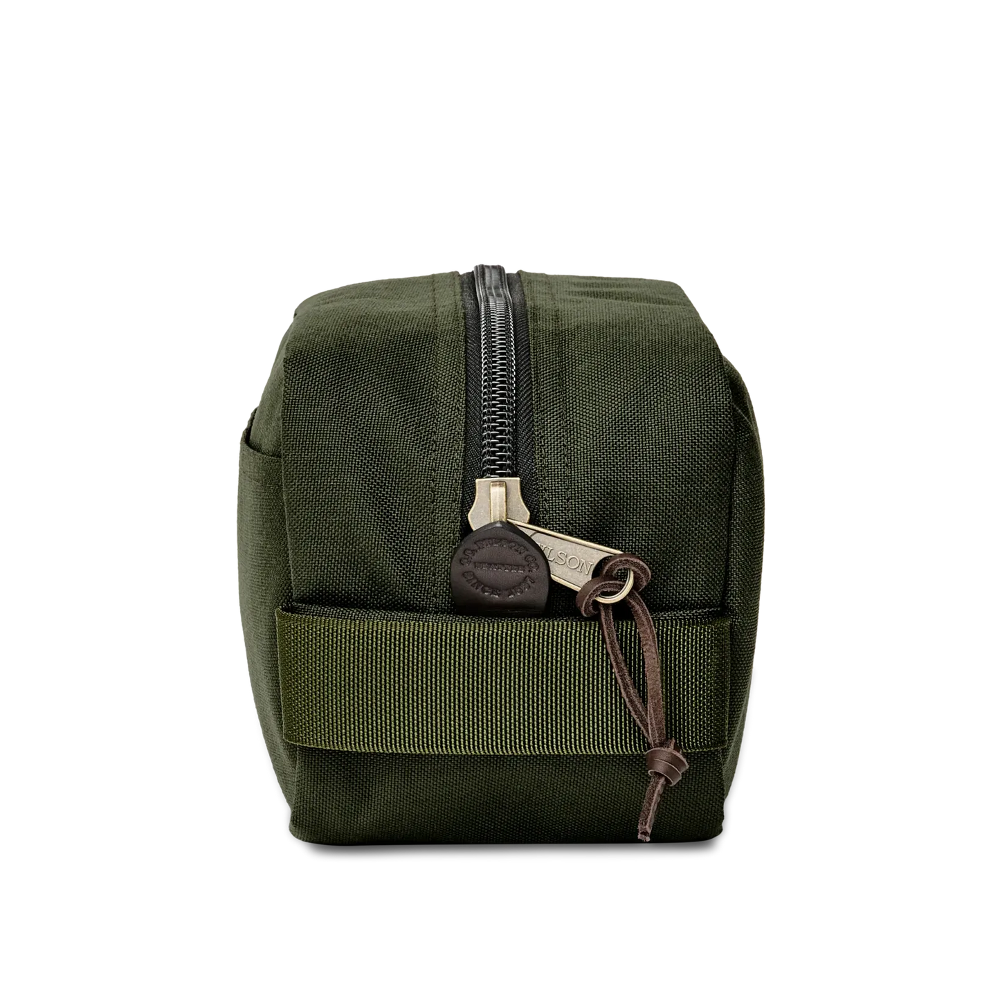 Filson DRYDEN TRAVEL PACK A Dopp kit to carry travel essentials for a lifetime.